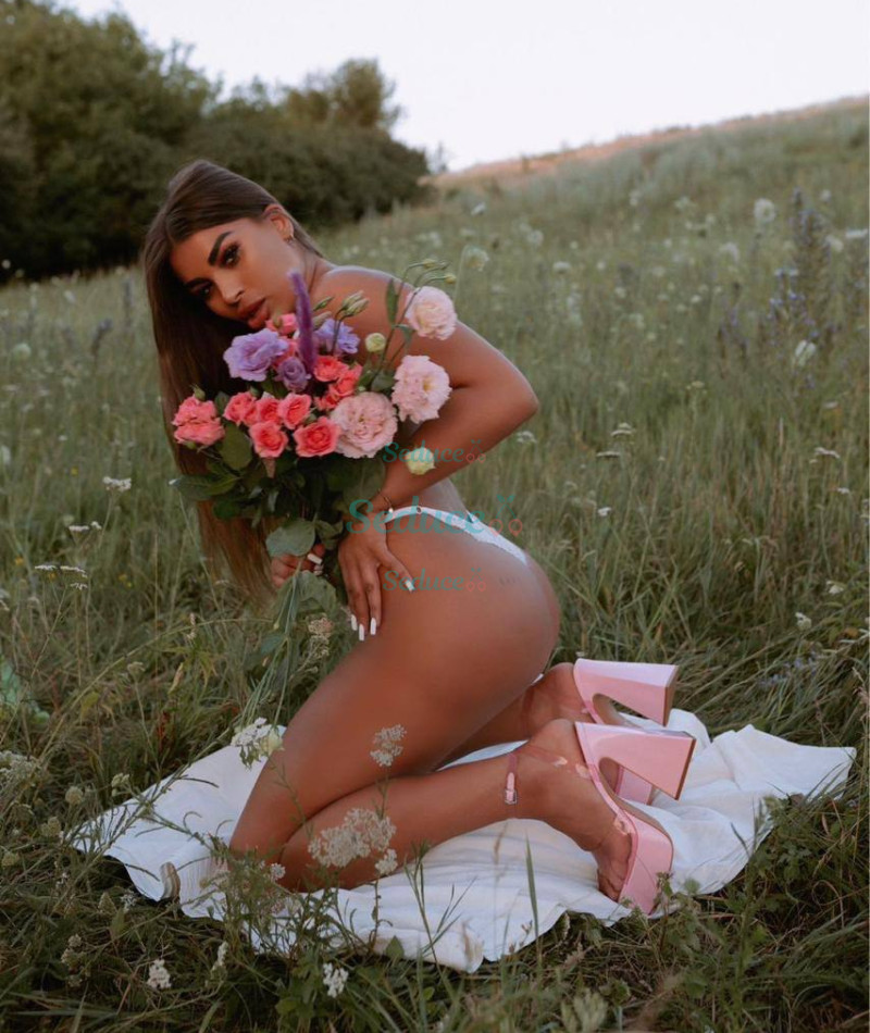 Photo escort girl Karina: the best escort service