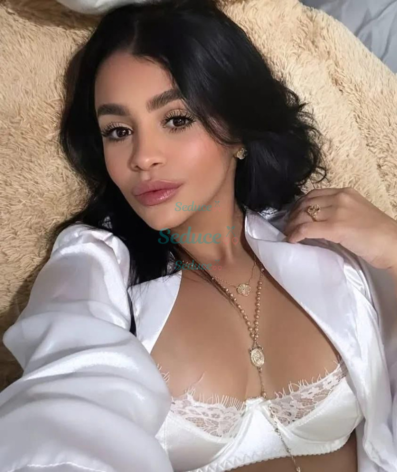 Photo escort girl Christelle: the best escort service