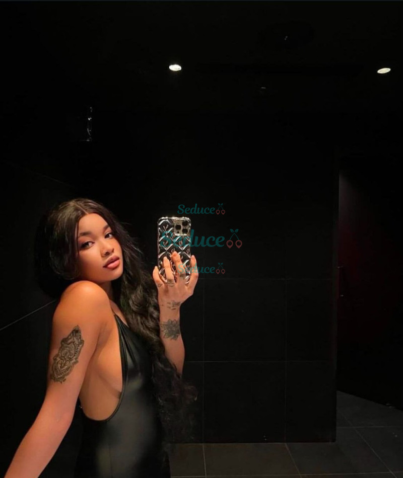 Photo escort girl ADALINE: the best escort service