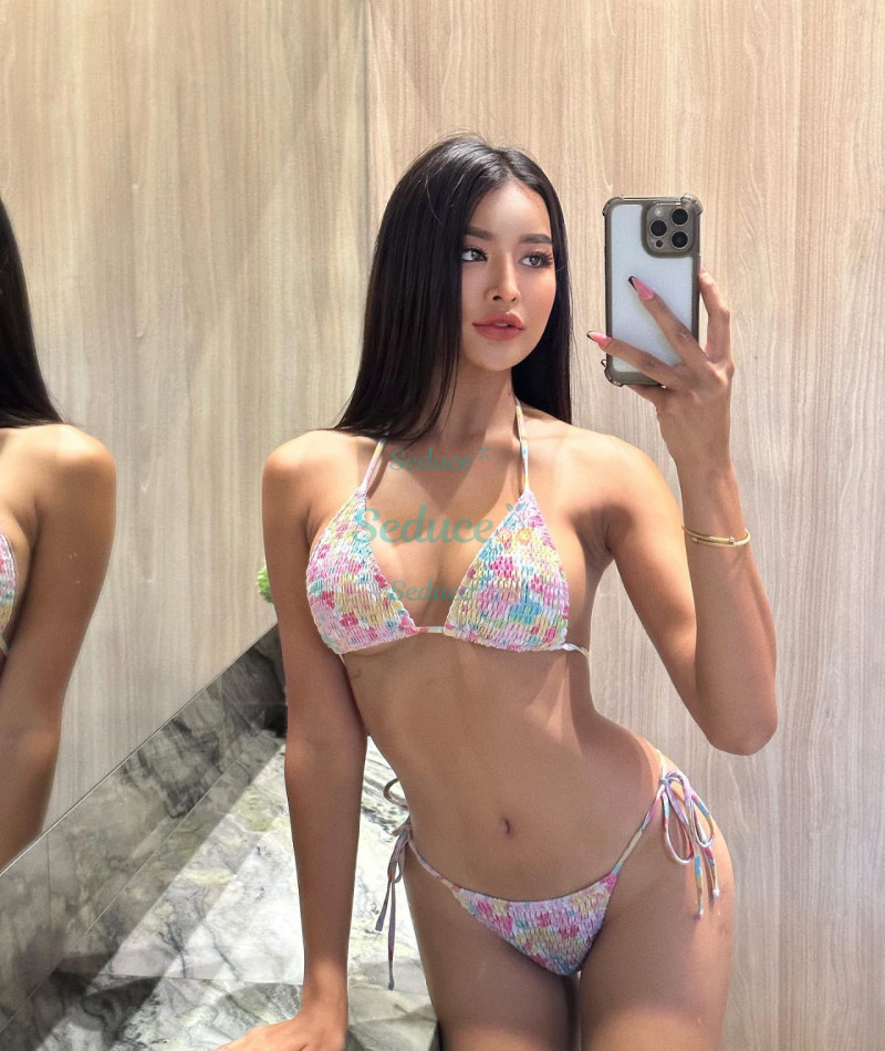 Photo escort girl Natsume Suzu: the best escort service