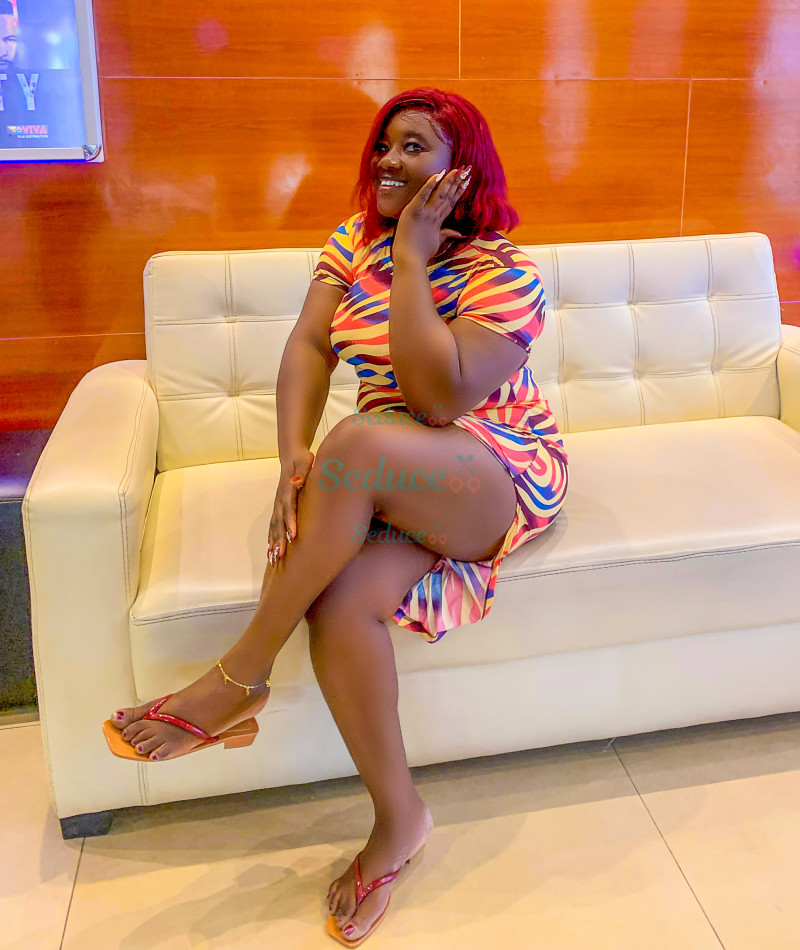 Photo escort girl Lizzybee: the best escort service