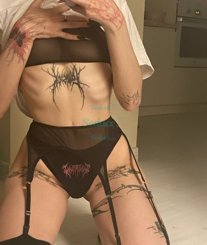 Photo escort girl Karina: the best escort service