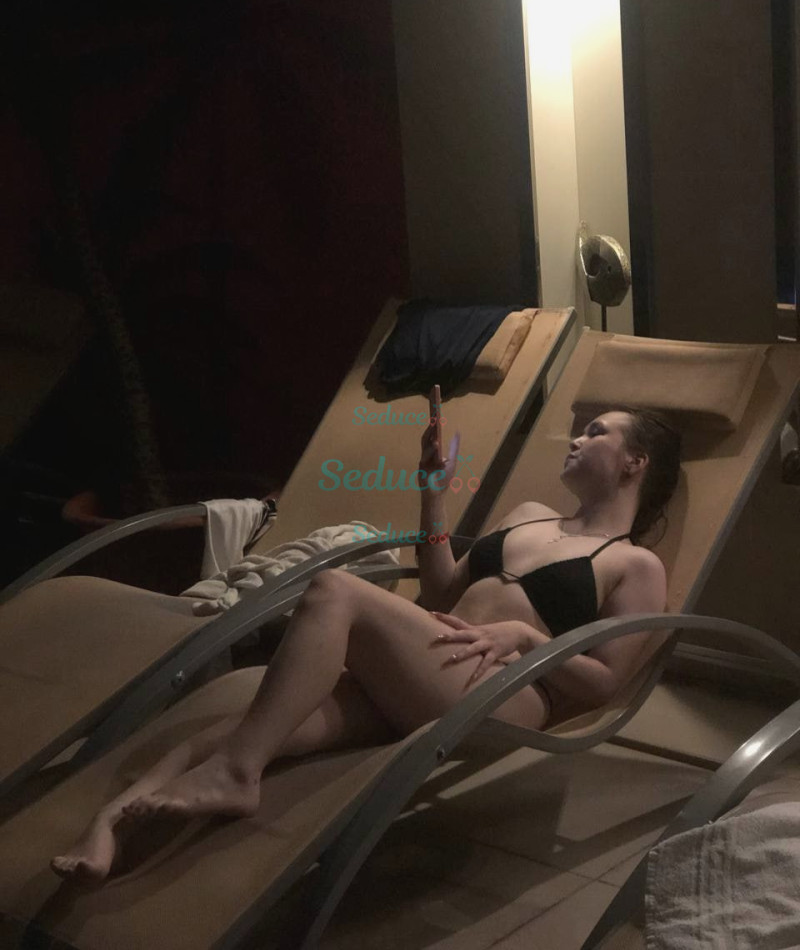 Photo escort girl Emilia: the best escort service