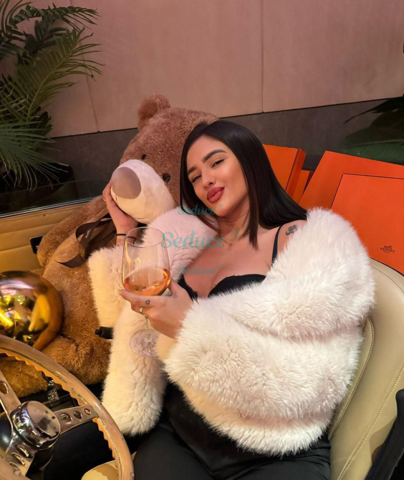 Photo escort girl Estefanny: the best escort service