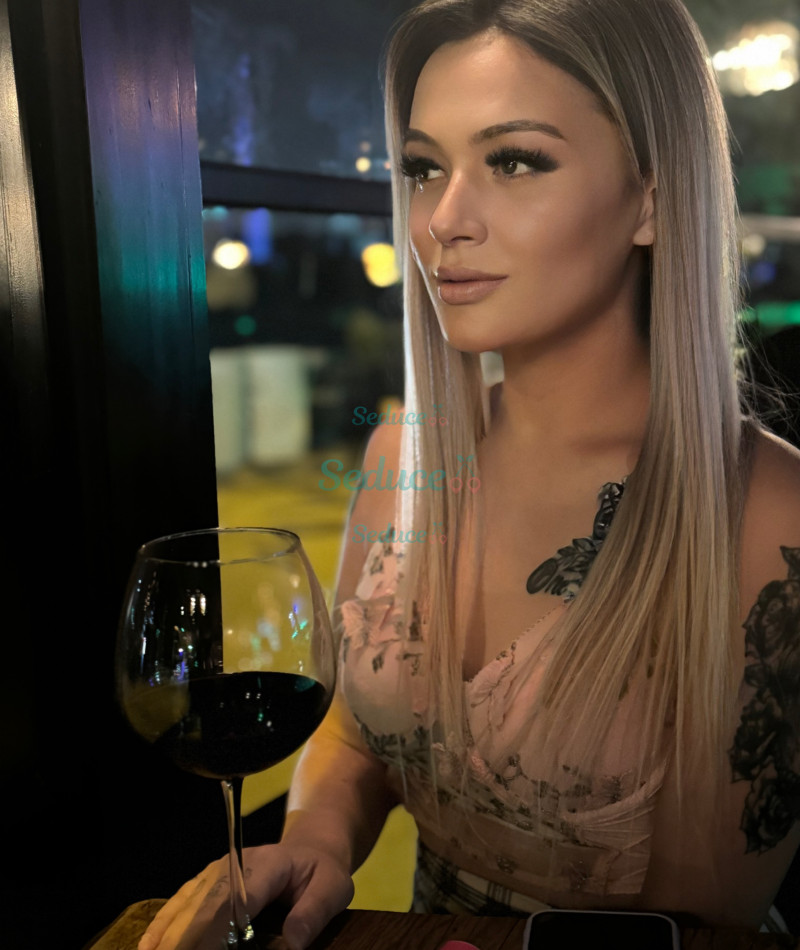 Photo escort girl Mia: the best escort service