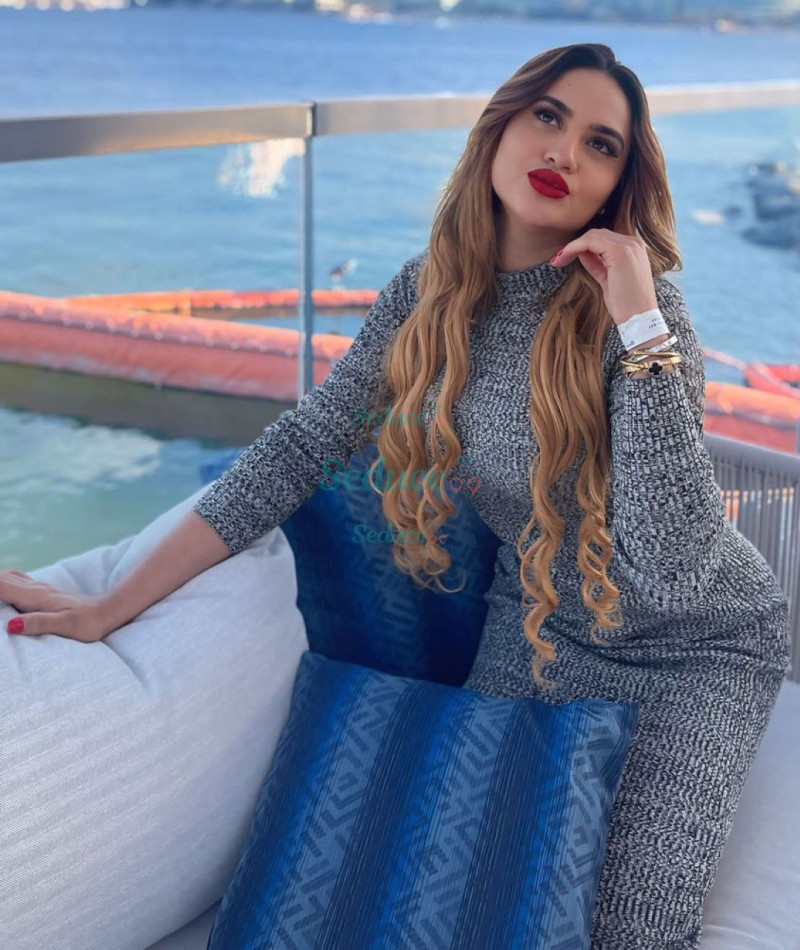 Photo escort girl MIA: the best escort service