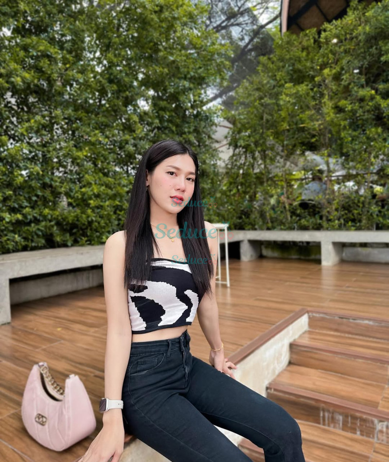 Photo escort girl Laras: the best escort service