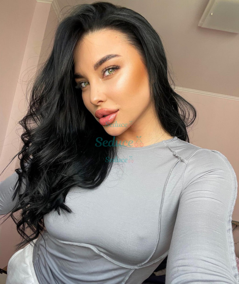 Photo escort girl Clover: the best escort service