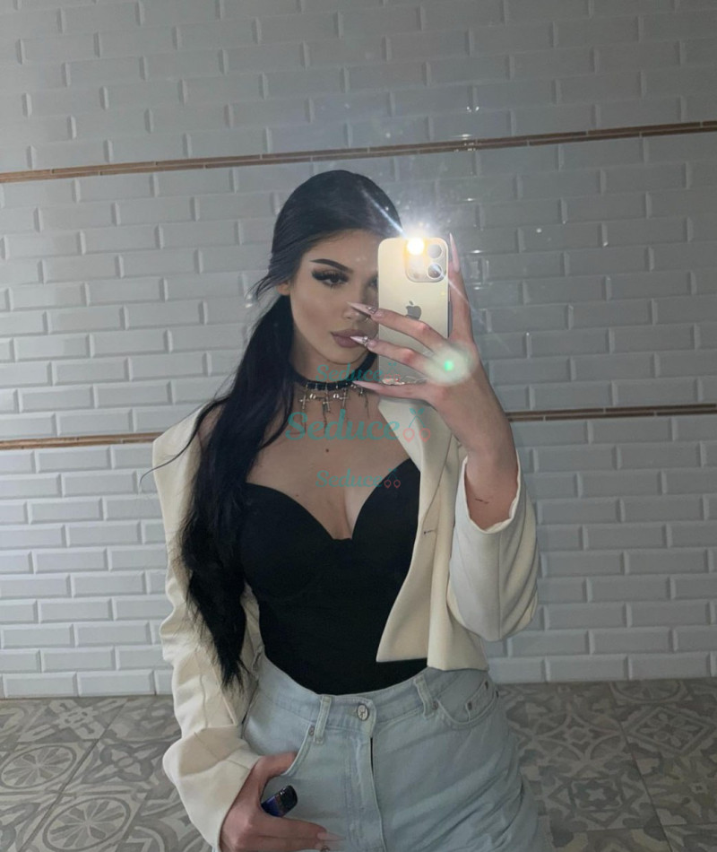 Photo escort girl Daniela: the best escort service