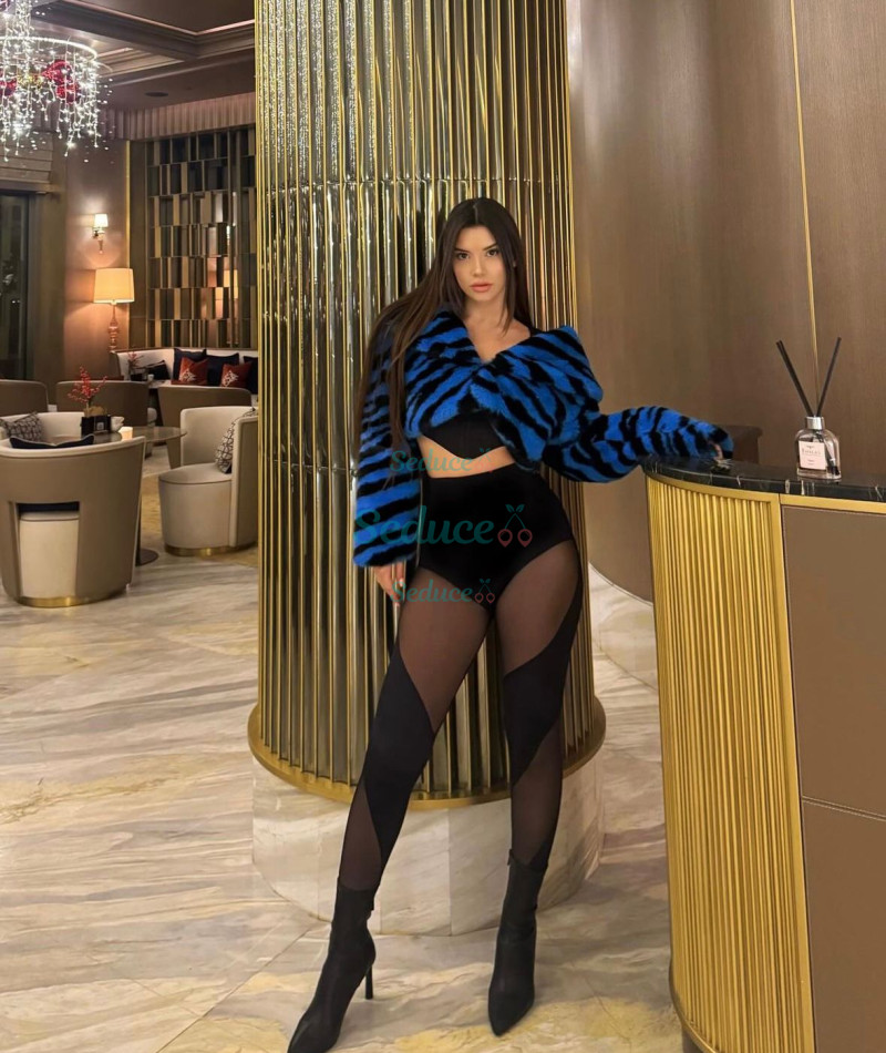 Photo escort girl Selena: the best escort service