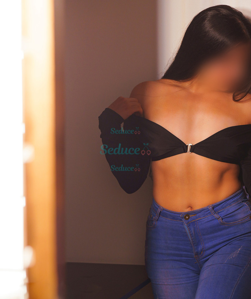 Photo escort girl Liz Red: the best escort service
