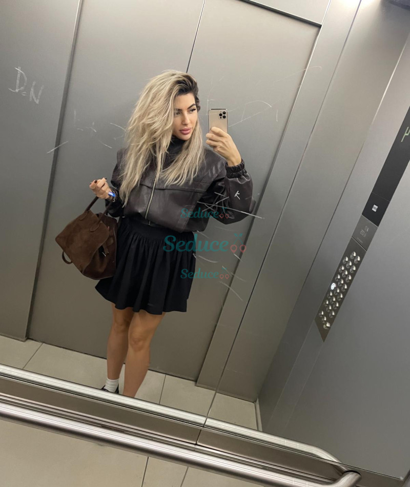 Photo escort girl Ella: the best escort service