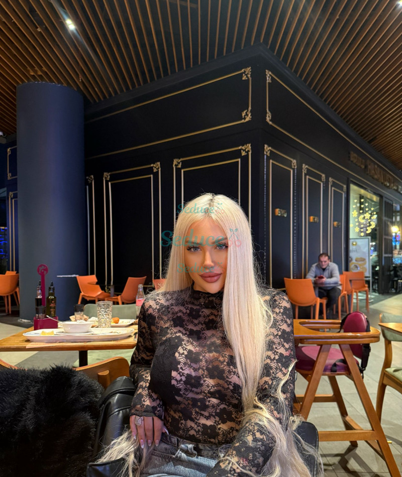 Photo escort girl YAREN SUU: the best escort service