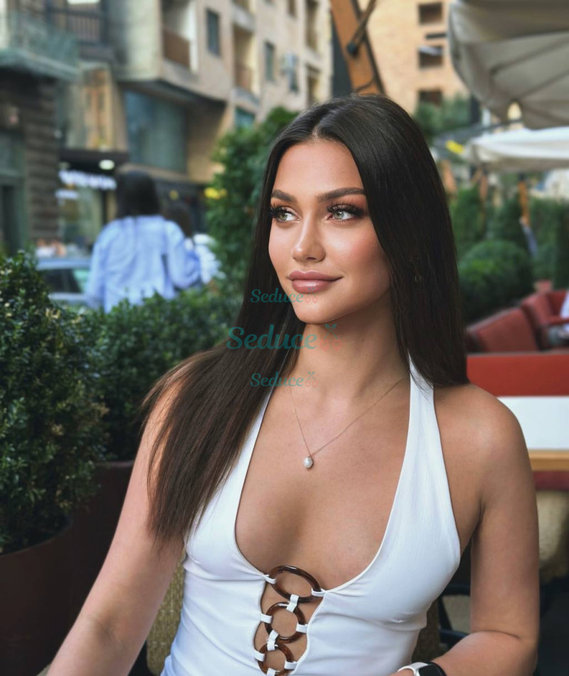 Photo escort girl Karina : the best escort service