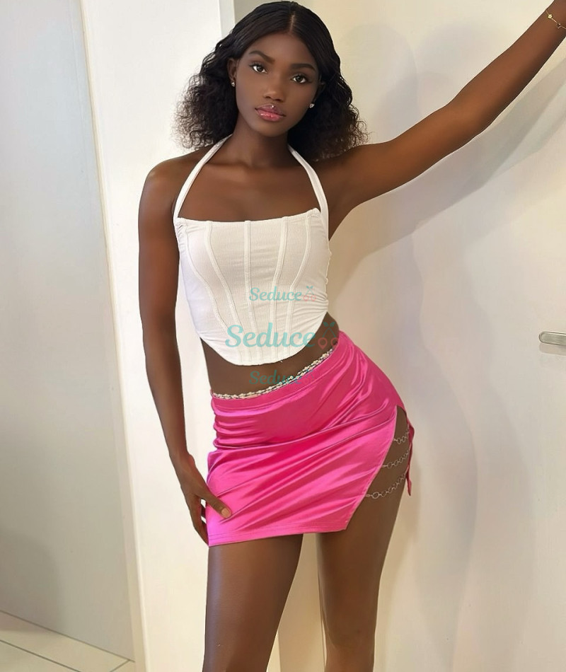 Photo escort girl Maya: the best escort service