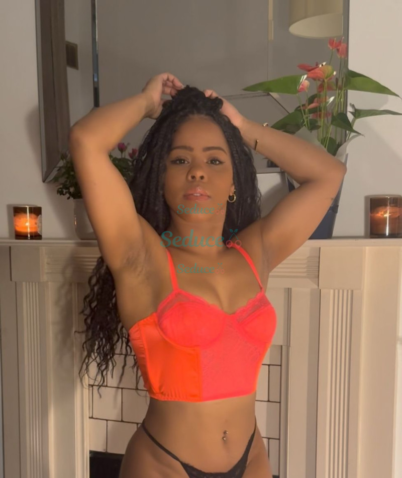 Photo escort girl Ju Mendonca: the best escort service