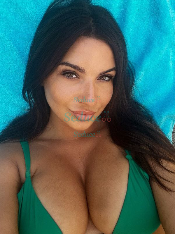 Photo escort girl Leyla: the best escort service