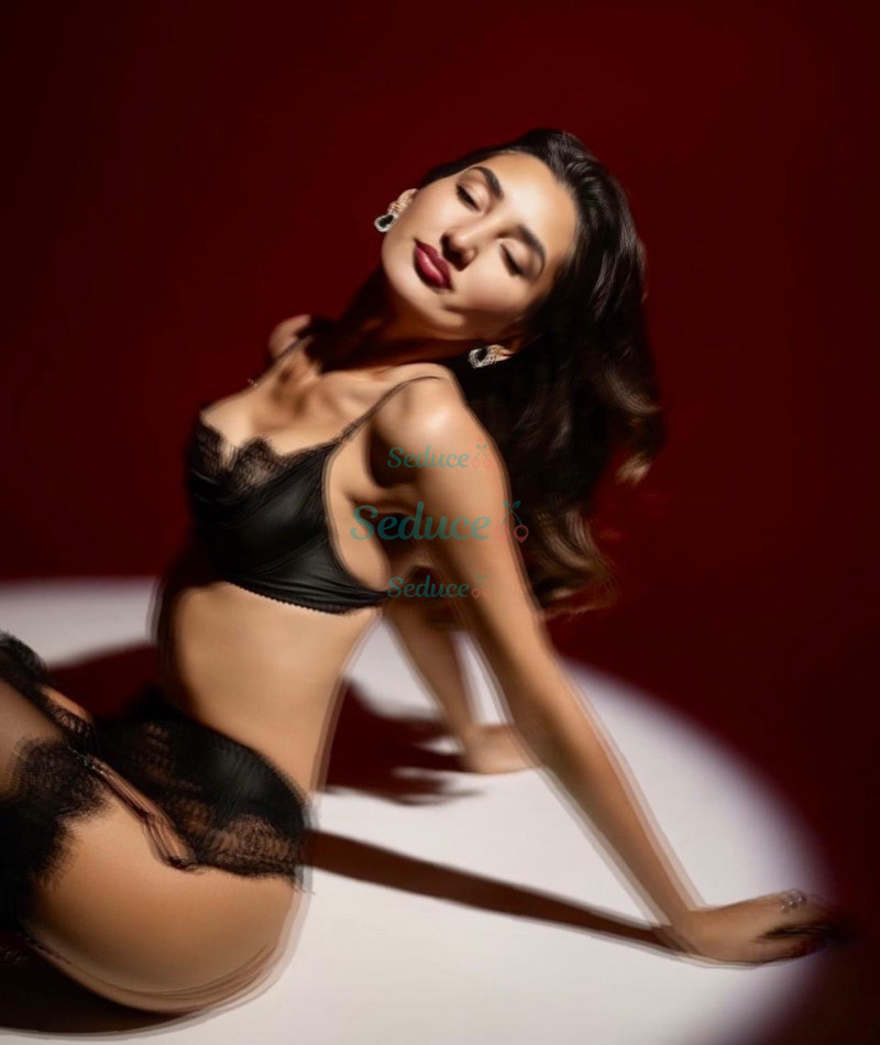Photo escort girl Sara2025: the best escort service