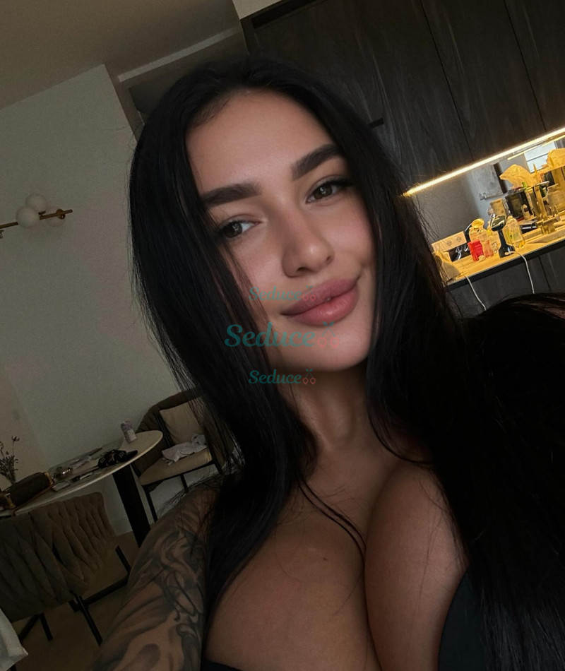 Photo escort girl Ariana: the best escort service