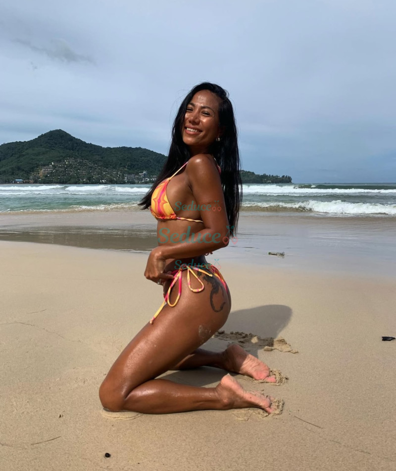 Photo escort girl Mama Chev : the best escort service