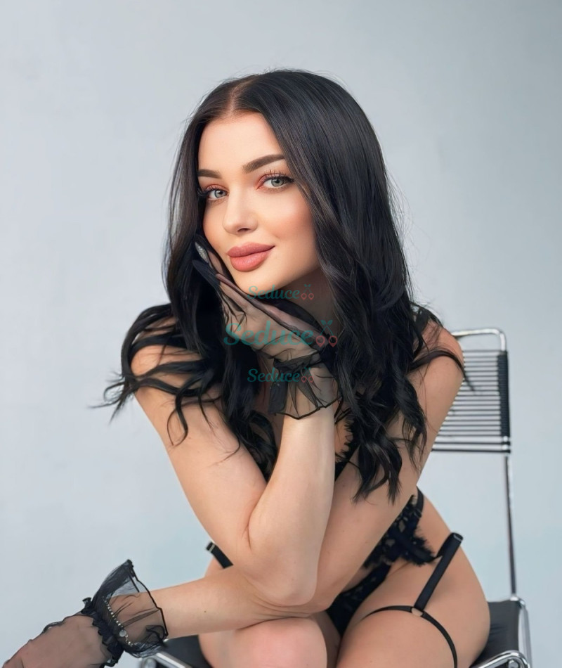 Photo escort girl KARINA: the best escort service