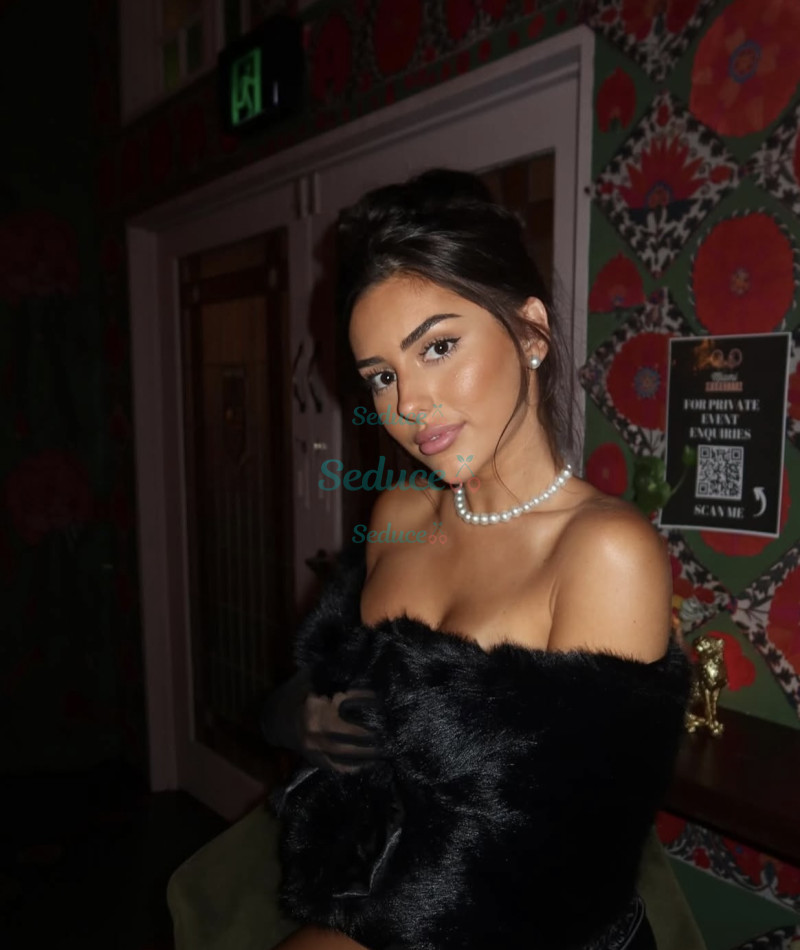 Photo escort girl Amina: the best escort service