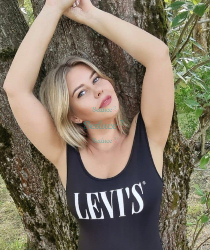Photo escort girl Ellie: the best escort service