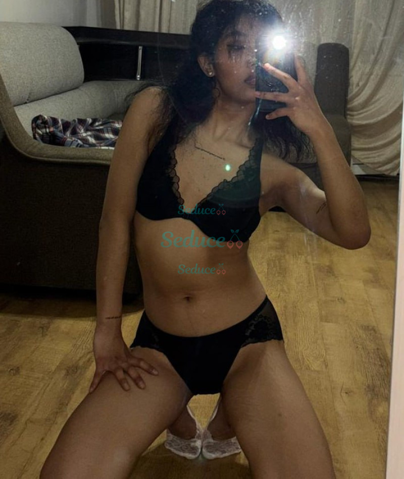 Photo escort girl Agniya: the best escort service