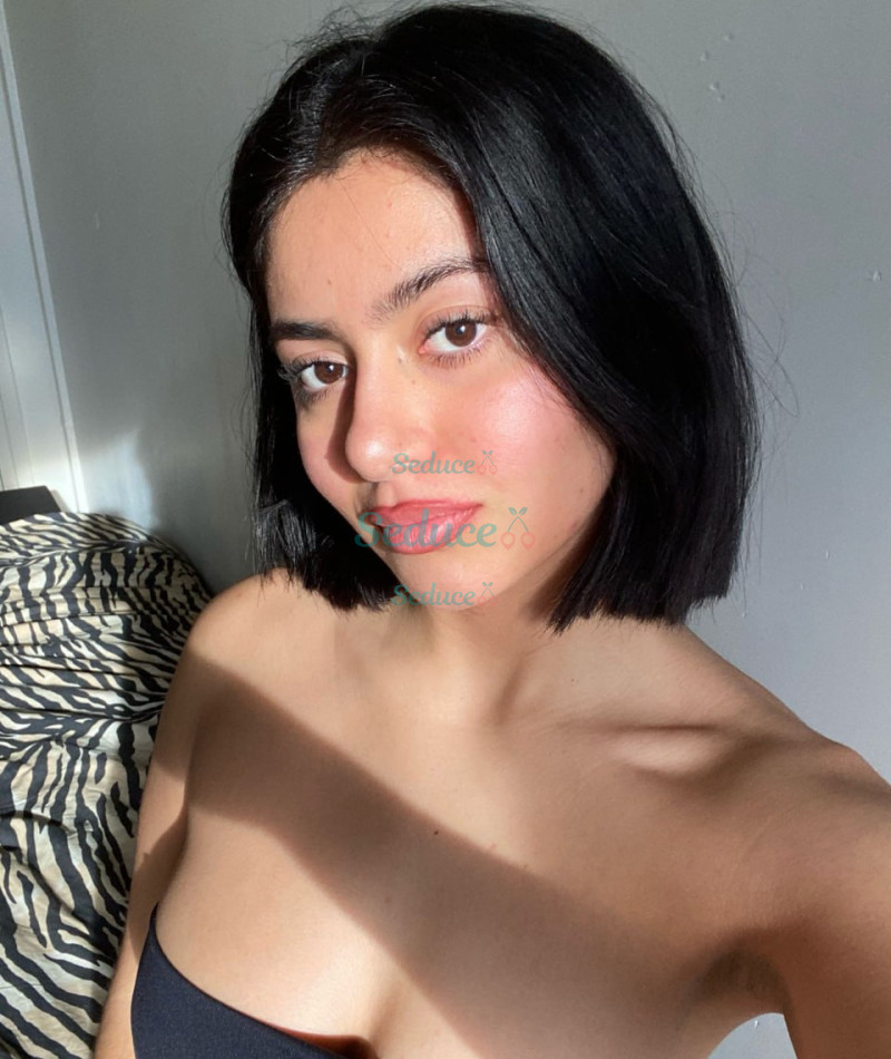 Photo escort girl Deva: the best escort service