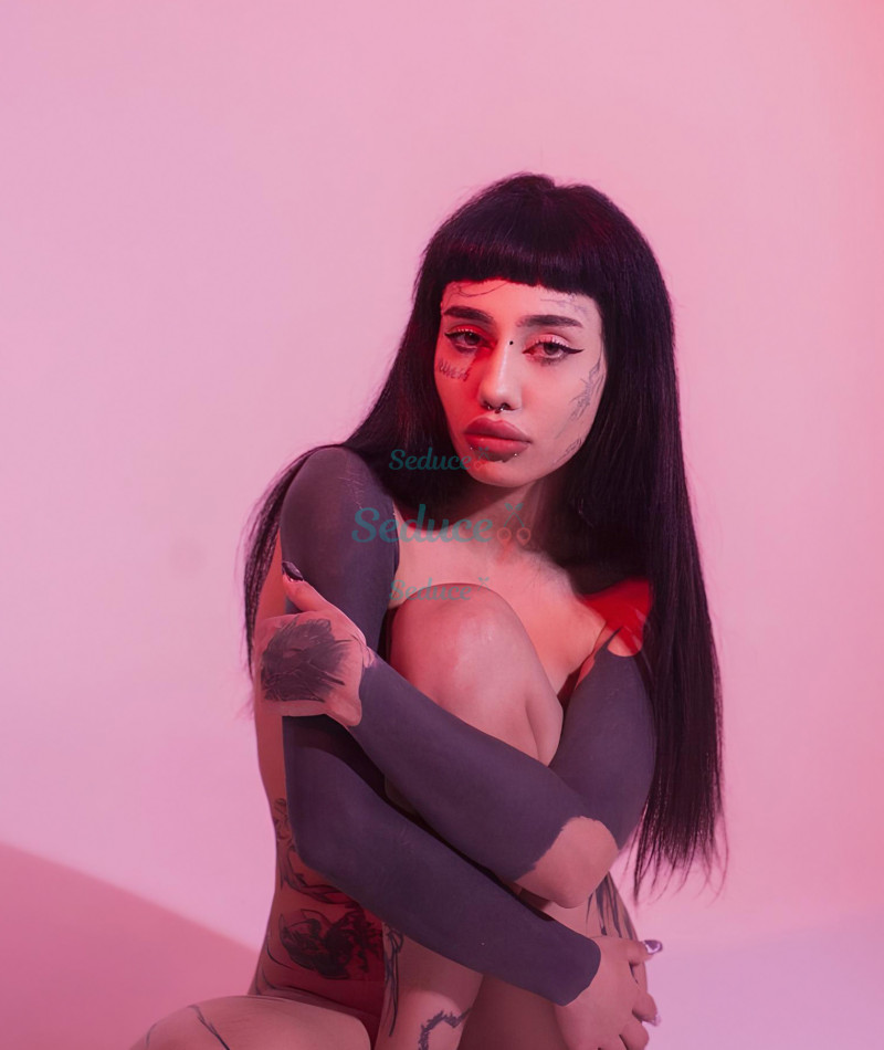 Photo escort girl Ella: the best escort service