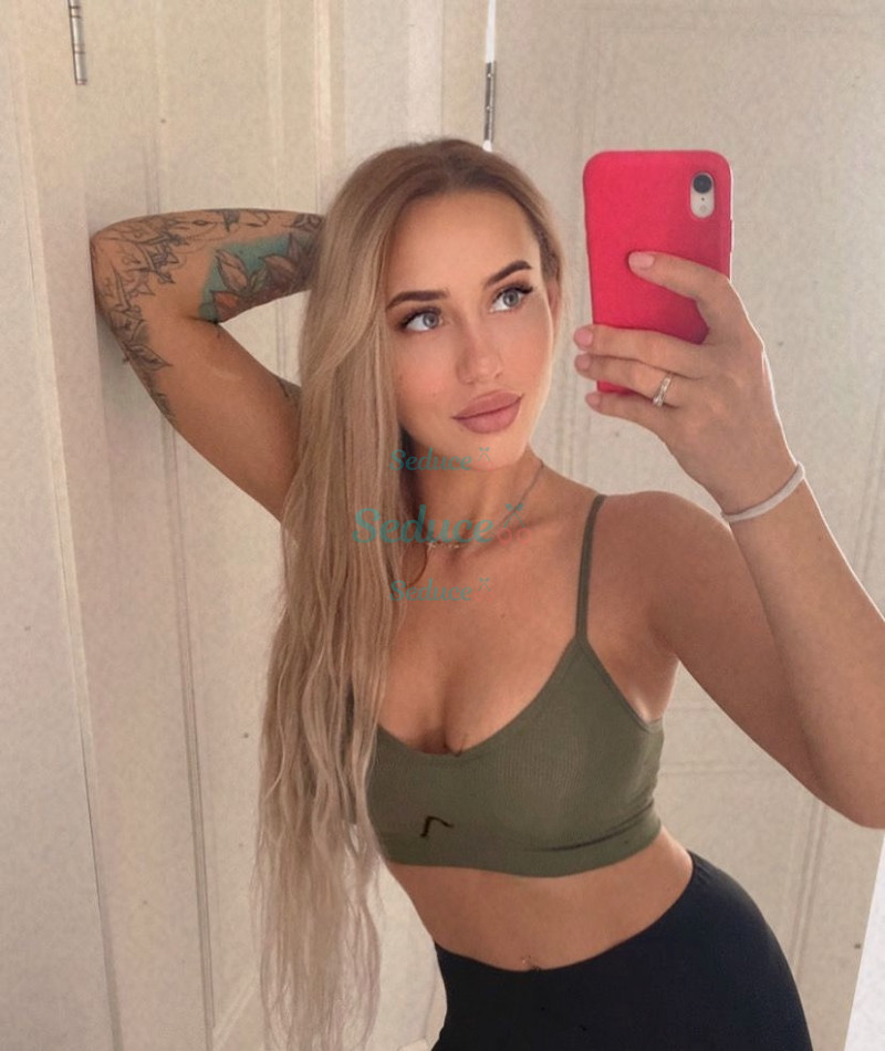 Photo escort girl YANA LUX: the best escort service