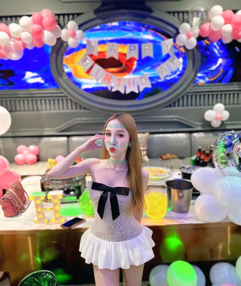 Photo escort girl Leah: the best escort service