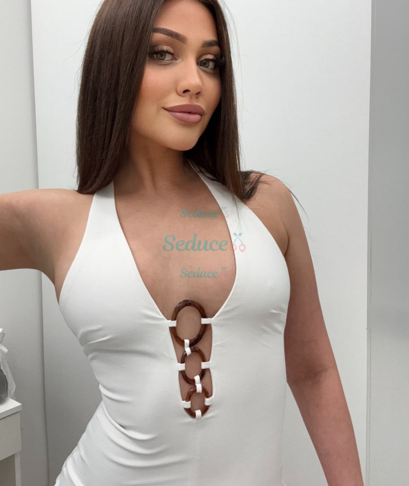 Photo escort girl Karina: the best escort service