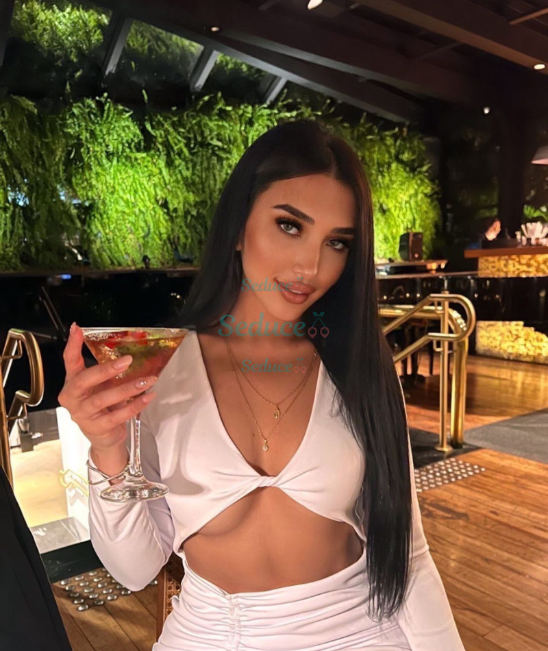 Photo escort girl Karina: the best escort service