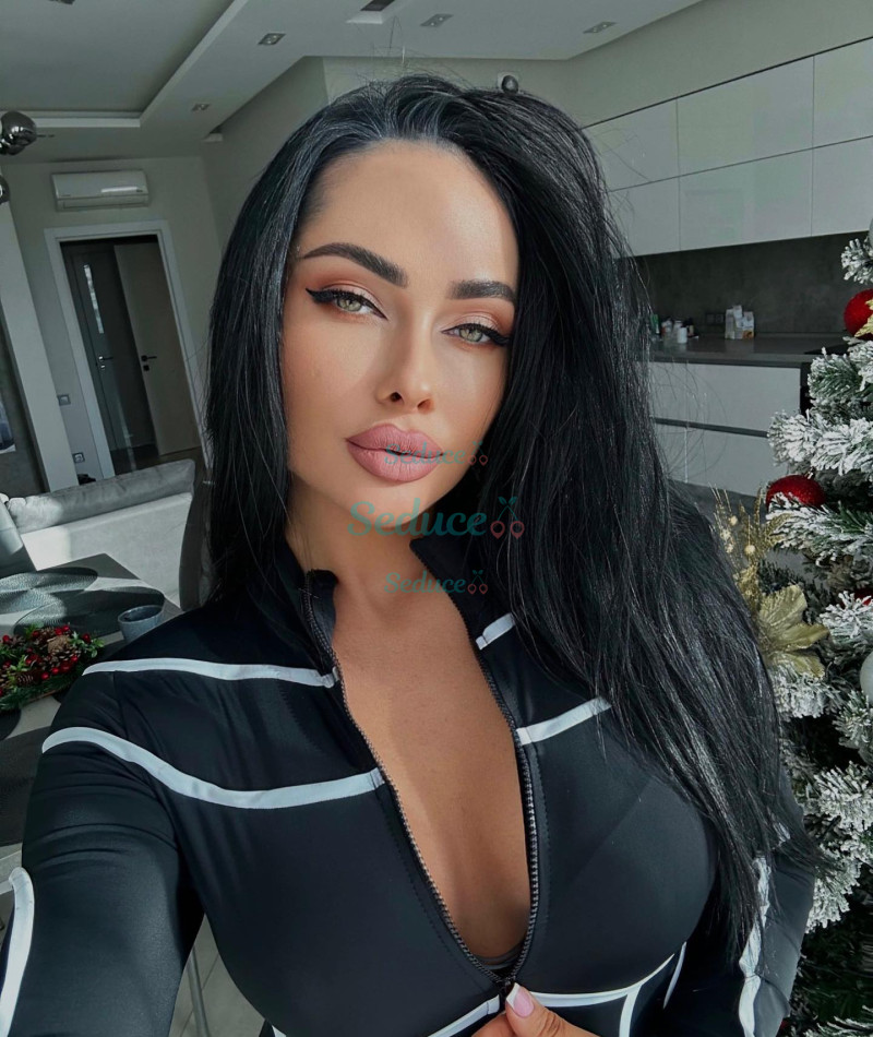 Photo escort girl Beatrix: the best escort service