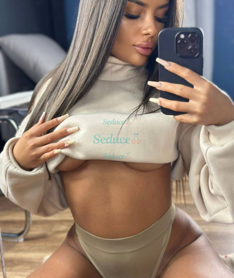 Photo escort girl Leyla: the best escort service
