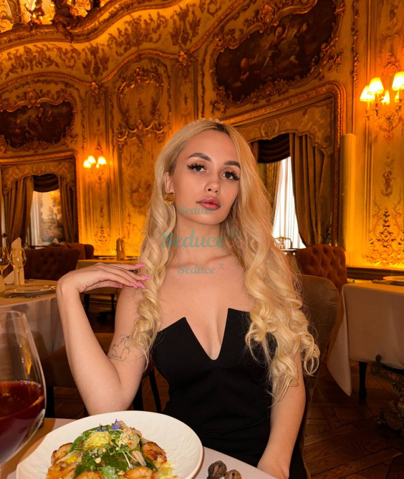 Photo escort girl Sara : the best escort service