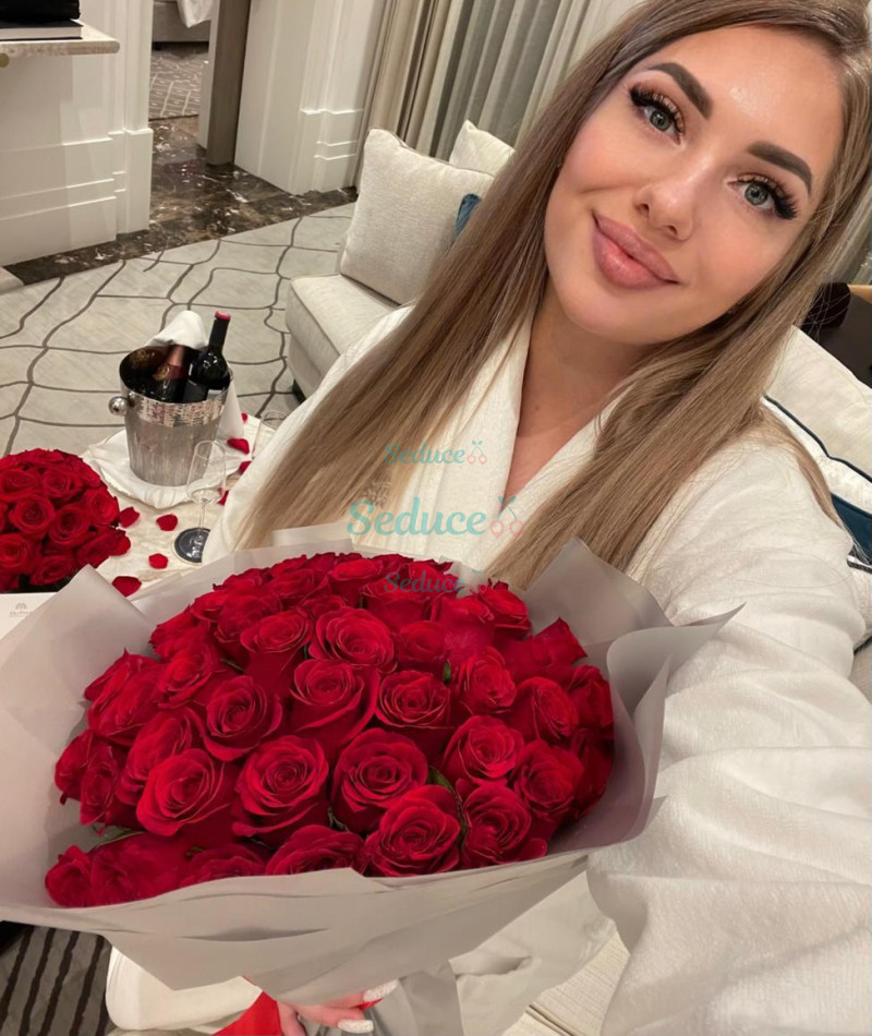 Photo escort girl Lina : the best escort service