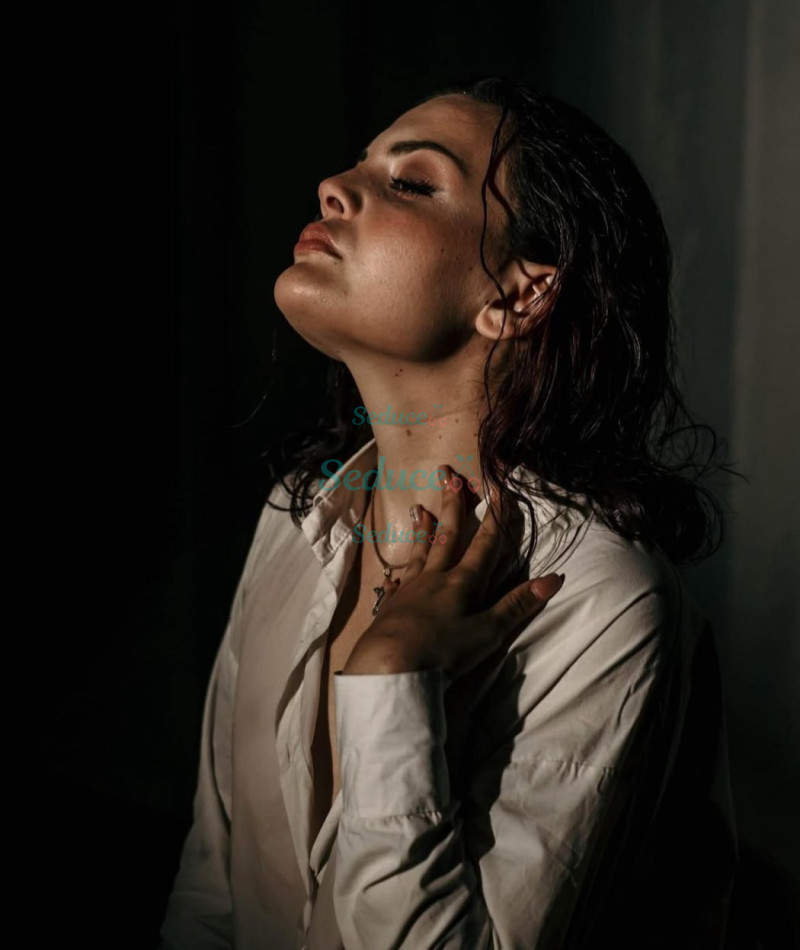 Photo escort girl Eteria: the best escort service
