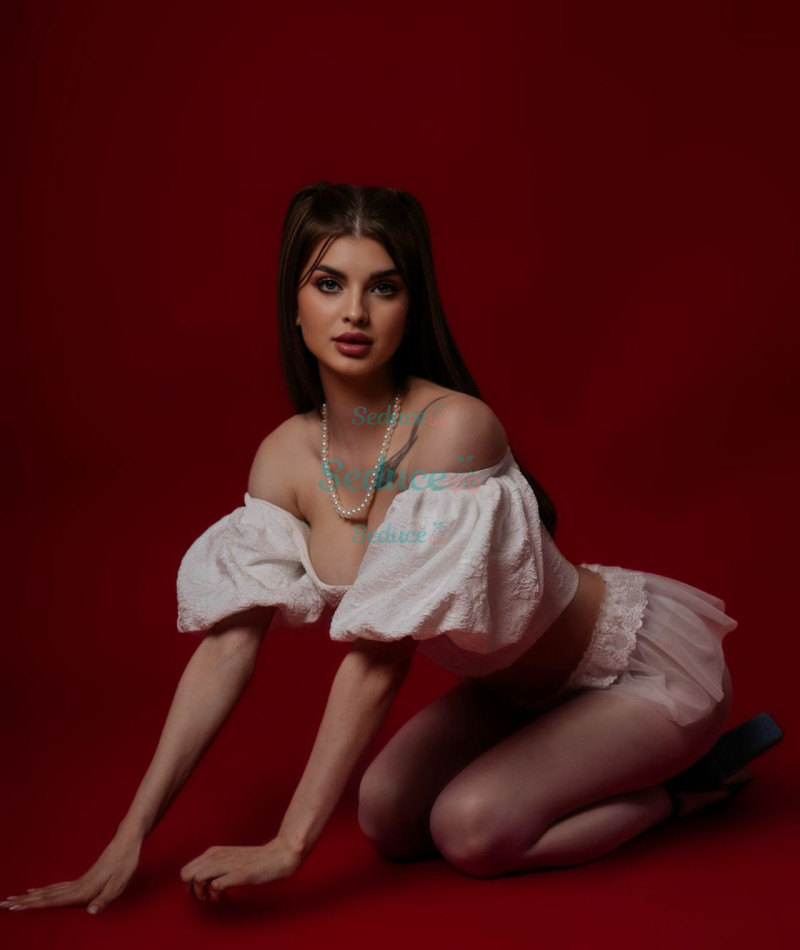 Photo escort girl Liya: the best escort service
