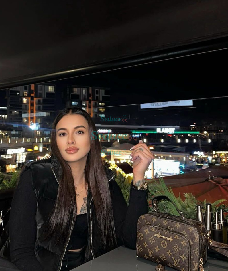 Photo escort girl Arya: the best escort service