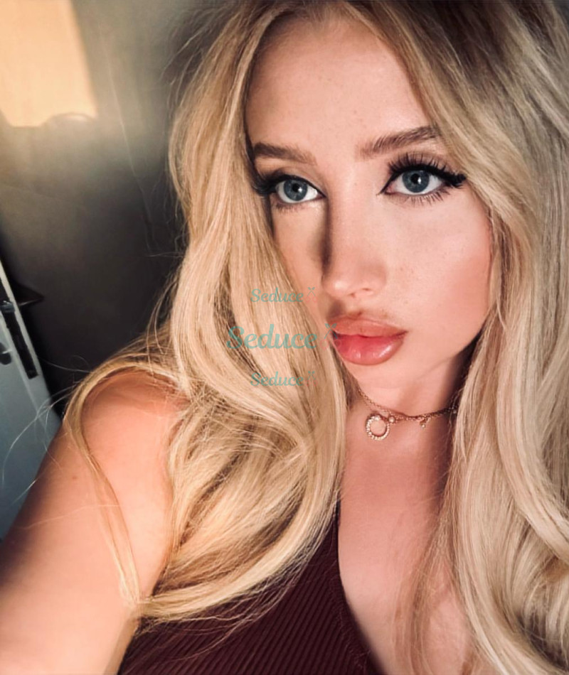 Photo escort girl Regina: the best escort service