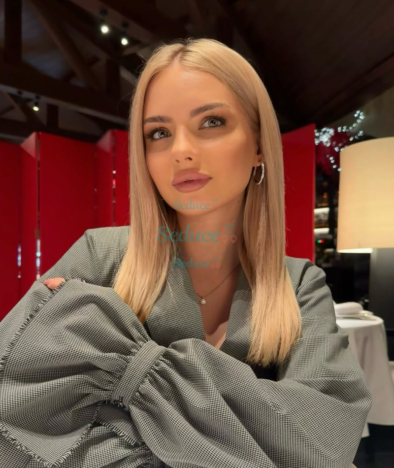 Photo escort girl Dania: the best escort service