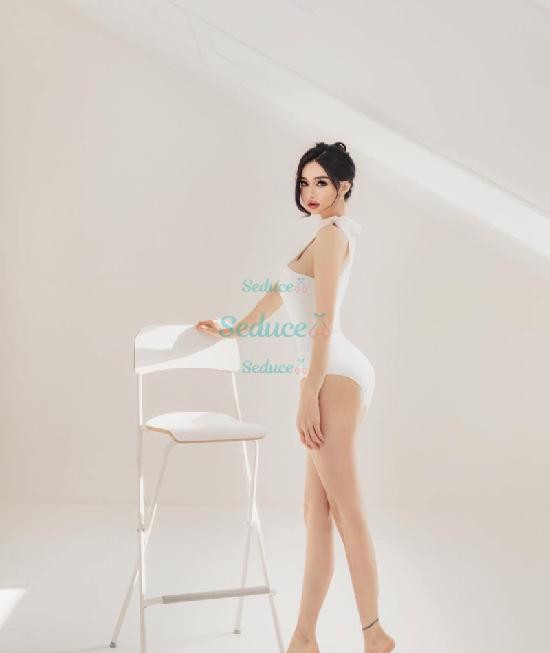 Photo escort girl Anelya: the best escort service
