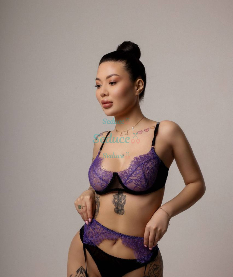 Photo escort girl Alma: the best escort service
