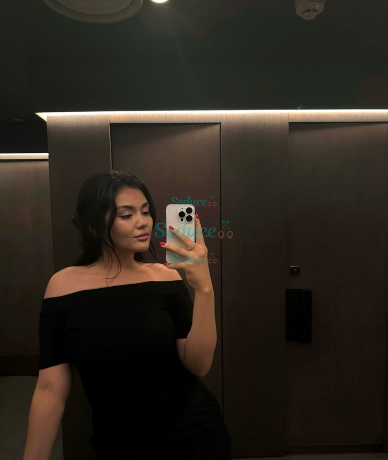 Photo escort girl Laila: the best escort service