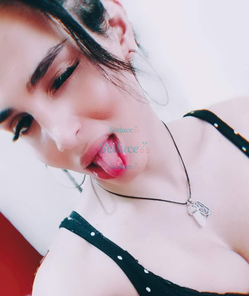 Photo escort girl Layla Baku: the best escort service