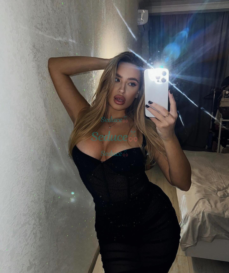 Photo escort girl Raisa: the best escort service