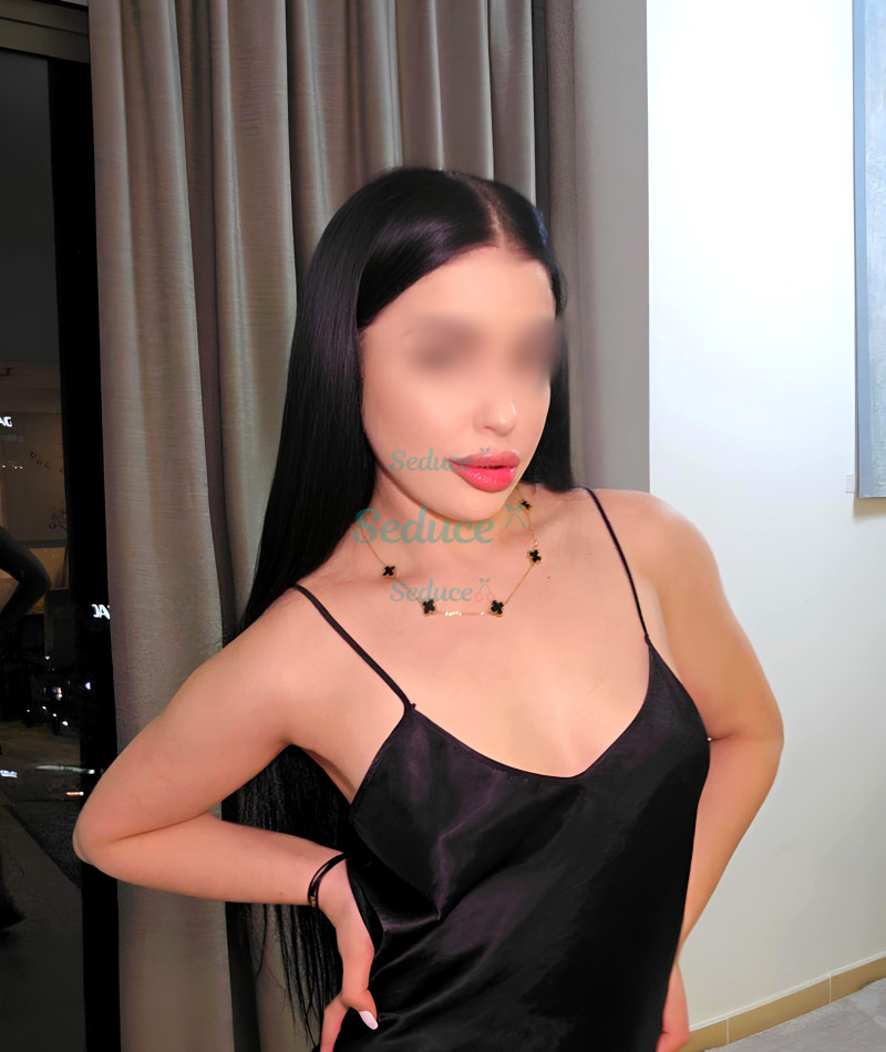 Photo escort girl Riley: the best escort service