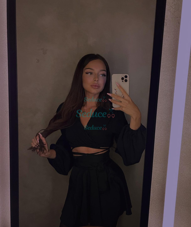 Photo escort girl Regina: the best escort service